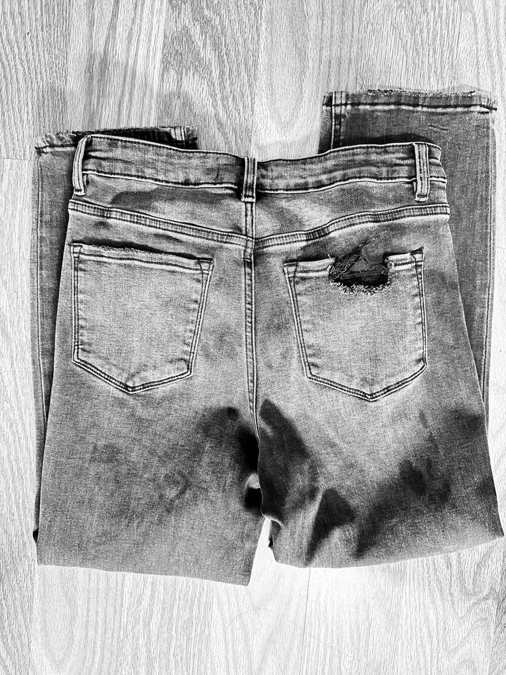 Flying Monkey Women's Distressed Black Jeans Streched Size 30 Preowned